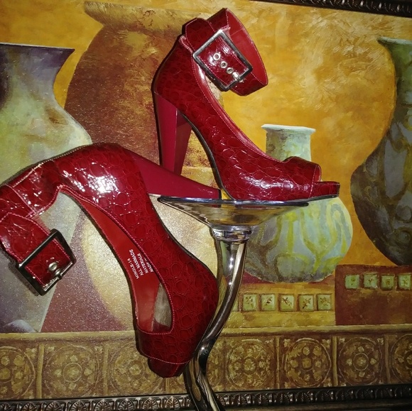 Rouge Helium Shoes - NEW RED 👠 HEELS